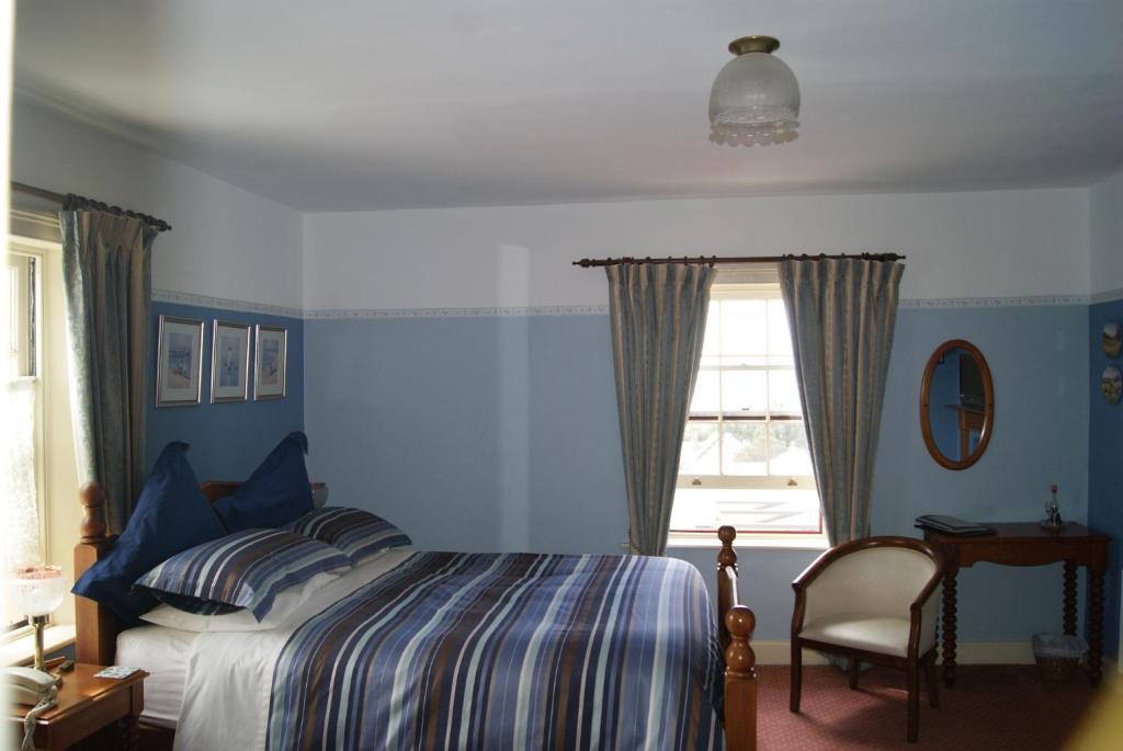 Meredith House Swansea Room photo