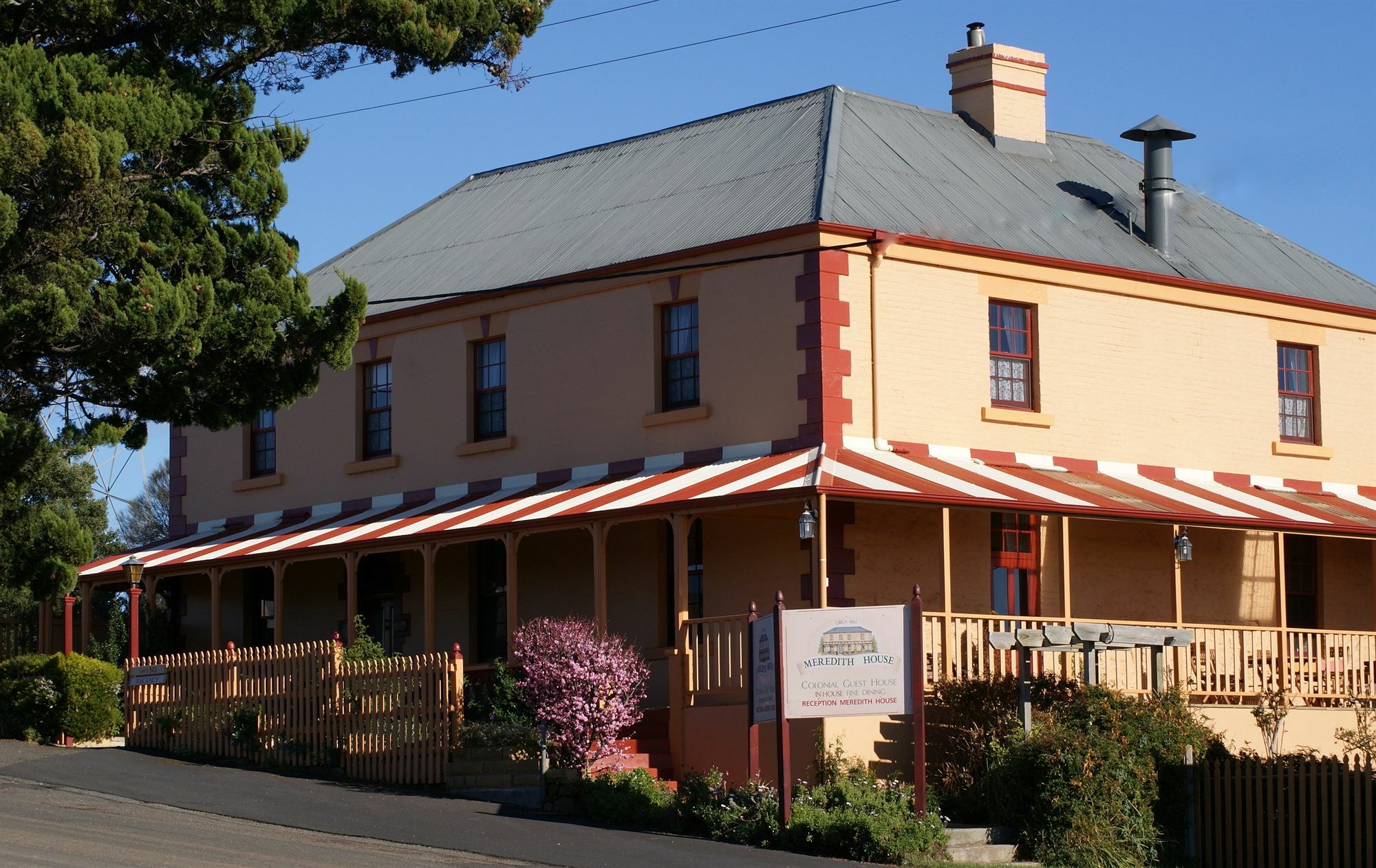 Meredith House Swansea Exterior photo